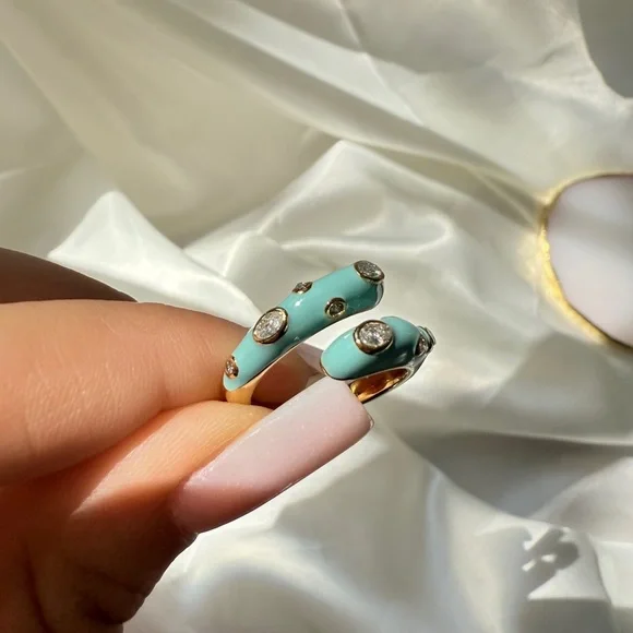 Serpenti diamonds Gold and Blue Women's Ring
Adjustable opening ring - Picture 6 of 10